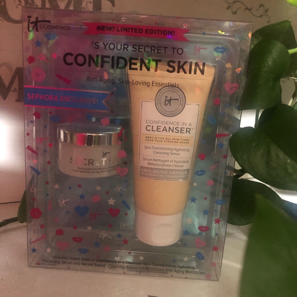 🧚🏻‍♀️NWT Limited Edition Confident Skin Gift Set